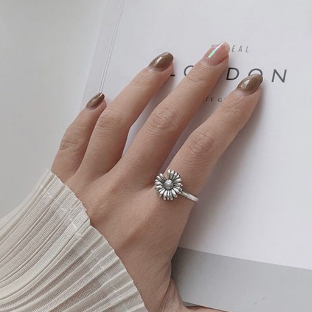 925 Sterling Silver Daisy Ring